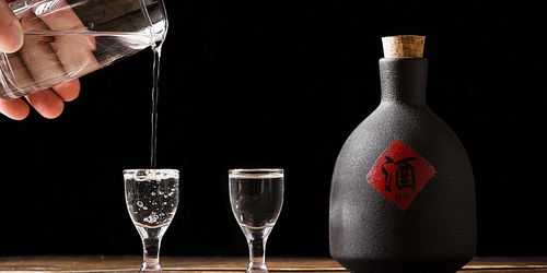 杯中天地，筆底乾坤 作家的酒趣與靈感之釀